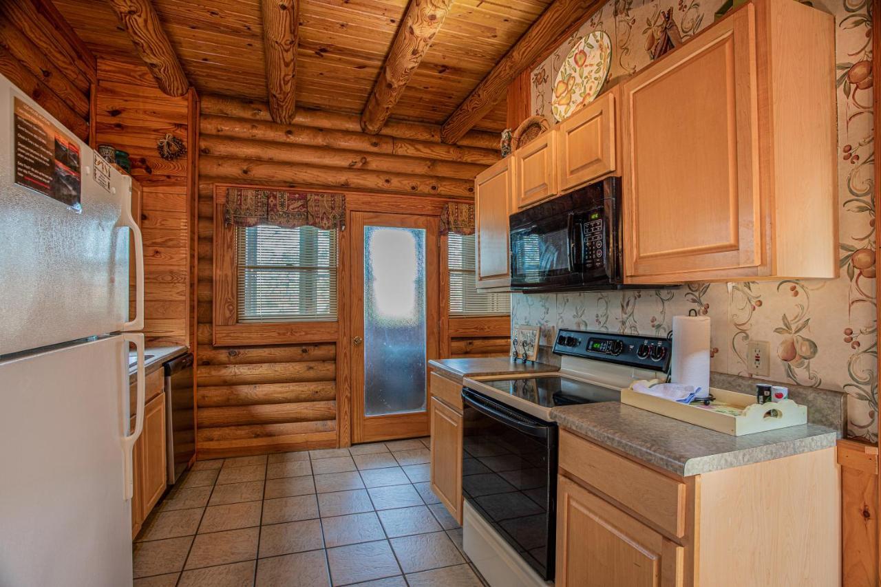 Great Wolf Cabin In Pigeon Forge! Villa ภายนอก รูปภาพ