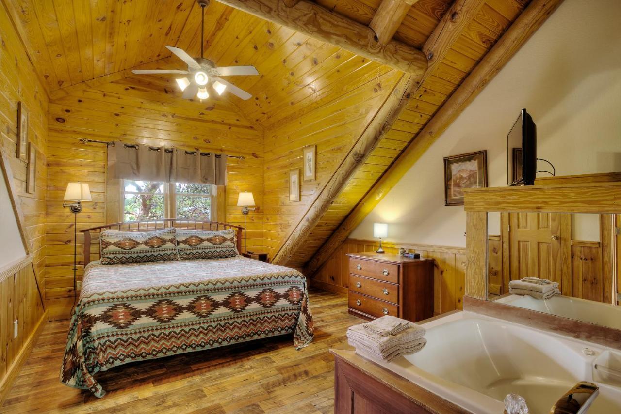 Great Wolf Cabin In Pigeon Forge! Villa ภายนอก รูปภาพ