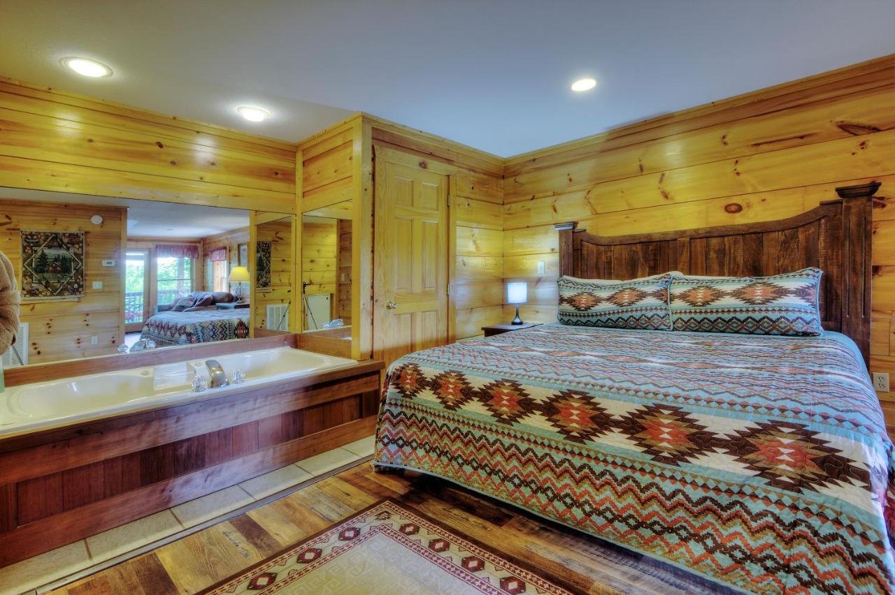 Great Wolf Cabin In Pigeon Forge! Villa ภายนอก รูปภาพ