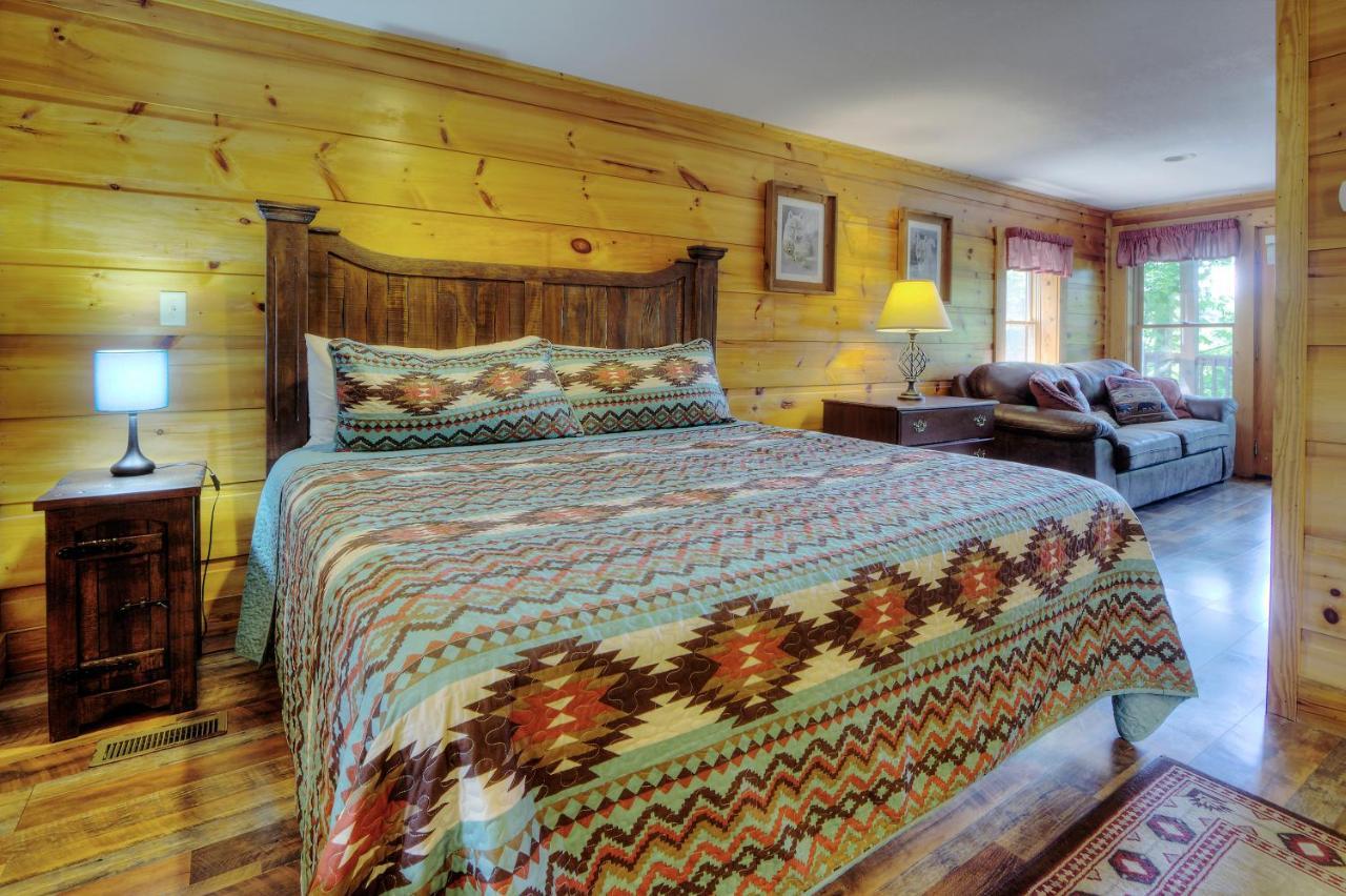 Great Wolf Cabin In Pigeon Forge! Villa ภายนอก รูปภาพ