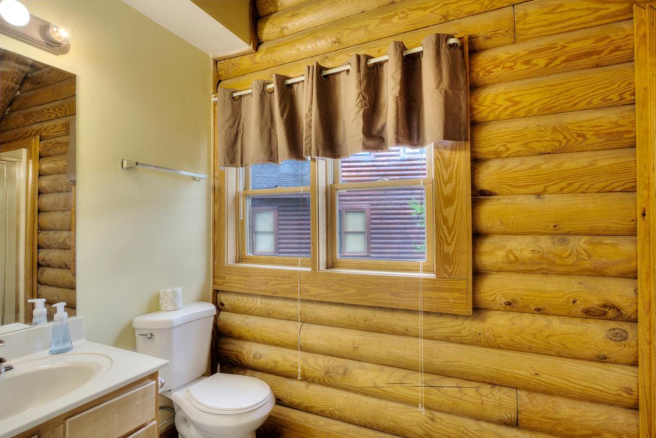 Great Wolf Cabin In Pigeon Forge! Villa ภายนอก รูปภาพ