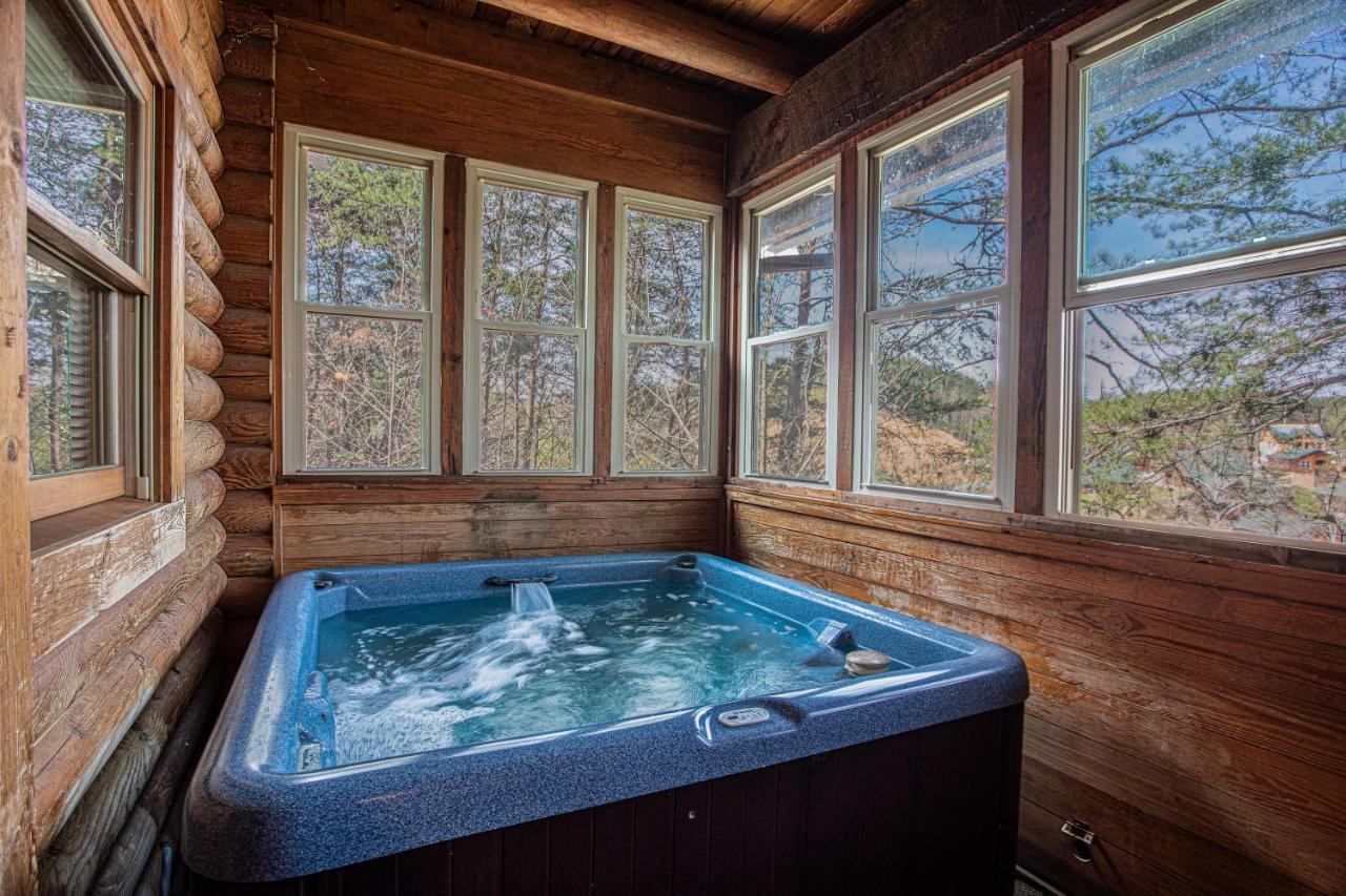 Great Wolf Cabin In Pigeon Forge! Villa ภายนอก รูปภาพ