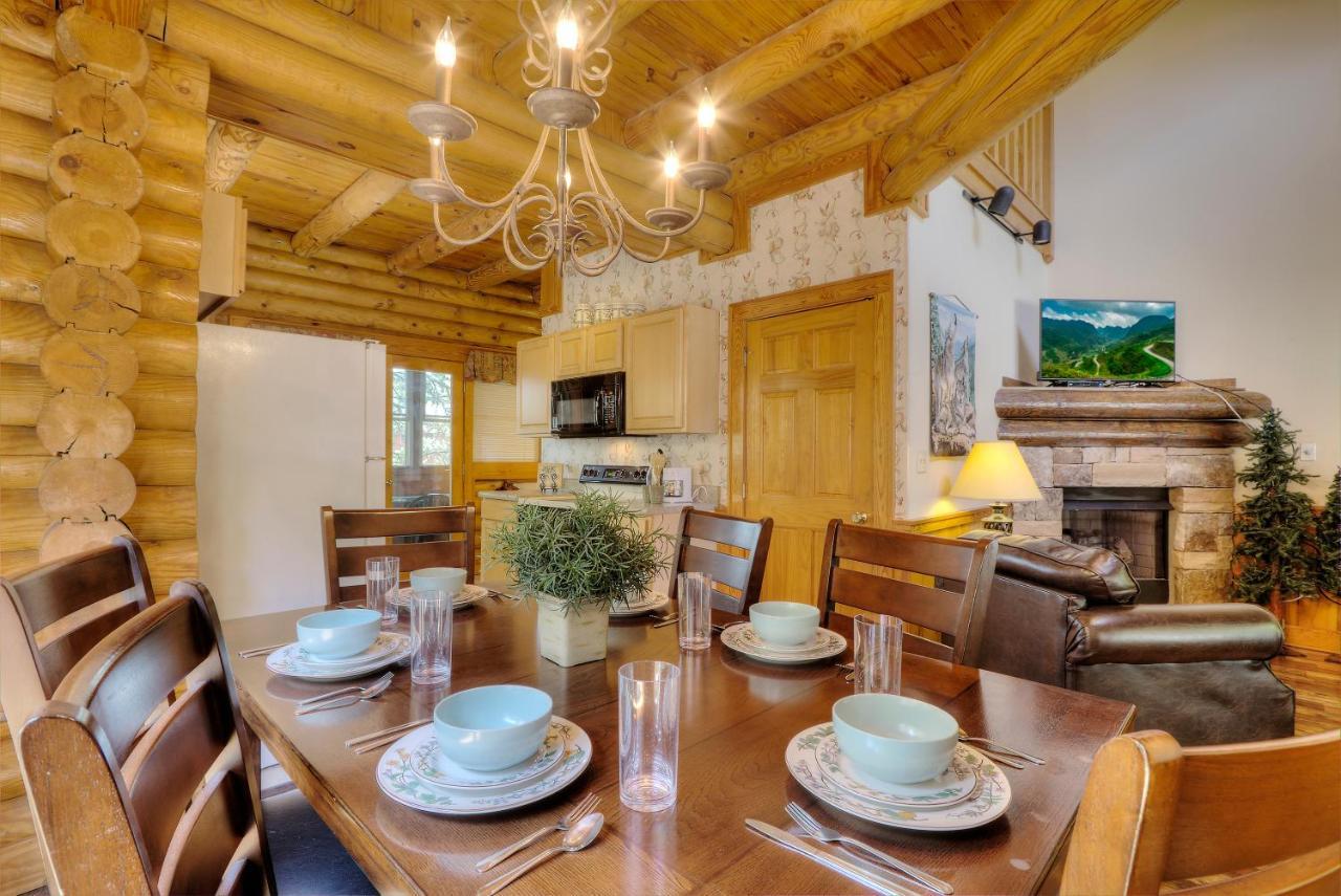 Great Wolf Cabin In Pigeon Forge! Villa ภายนอก รูปภาพ